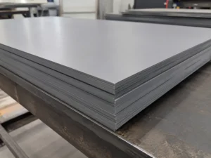 Лист винипласта